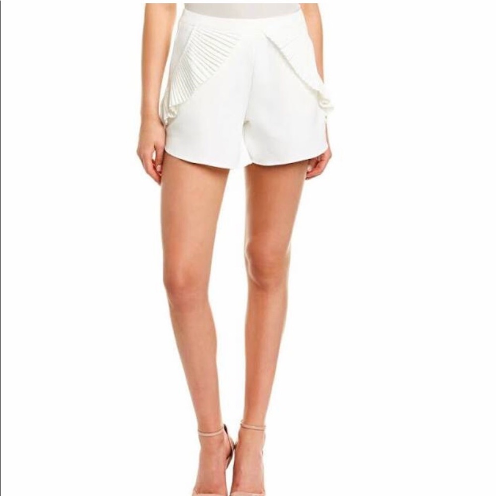 Gracia white ruffle shorts